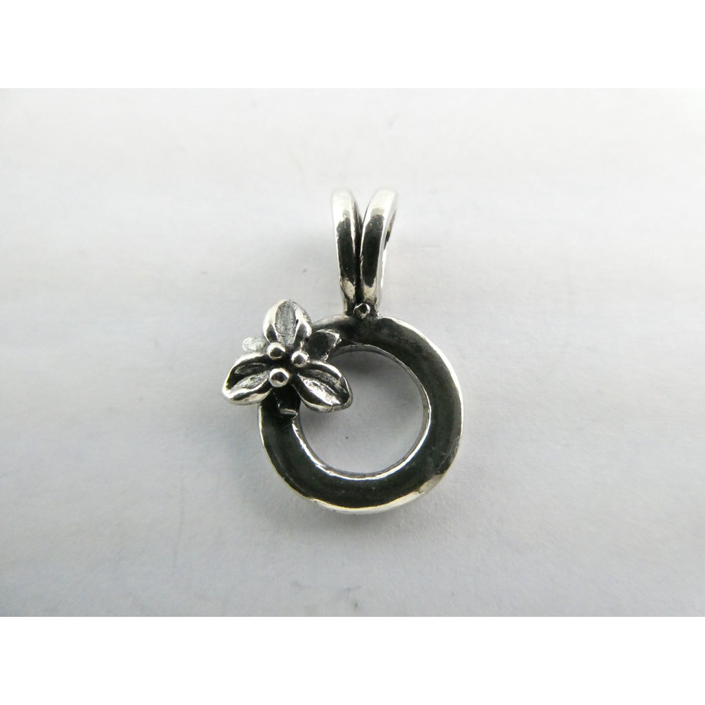 Sterling Silver Flower on Circle Pendant 2g Weight 19mm Length