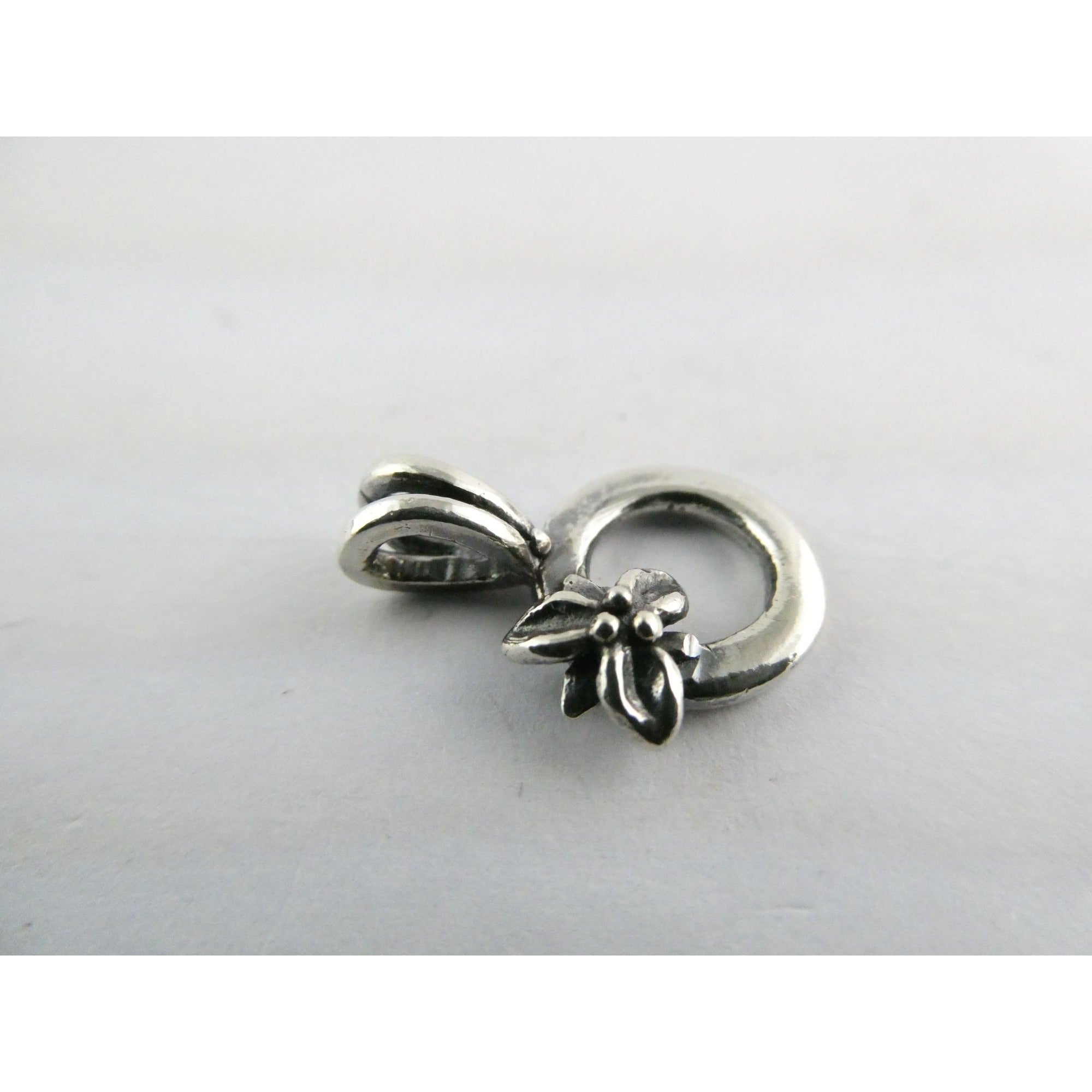 Sterling Silver Flower on Circle Pendant 2g Weight 19mm Length