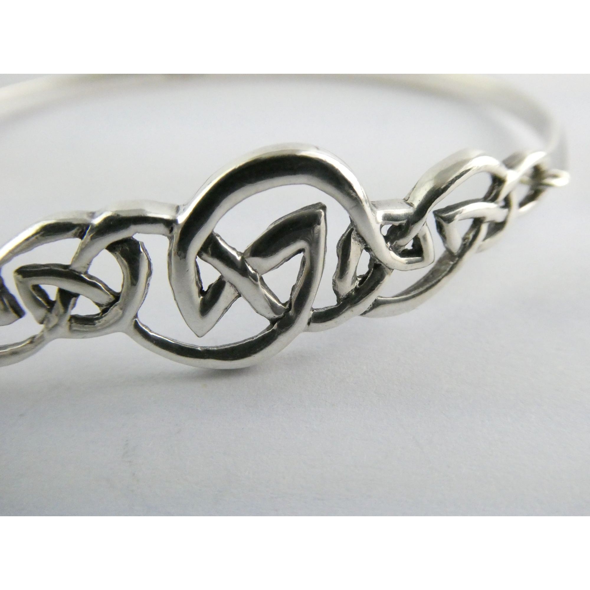 K&SH Ireland Sterling Silver Celtic Knot Bangle Bracelet 7.25 Inches 9.6g 925