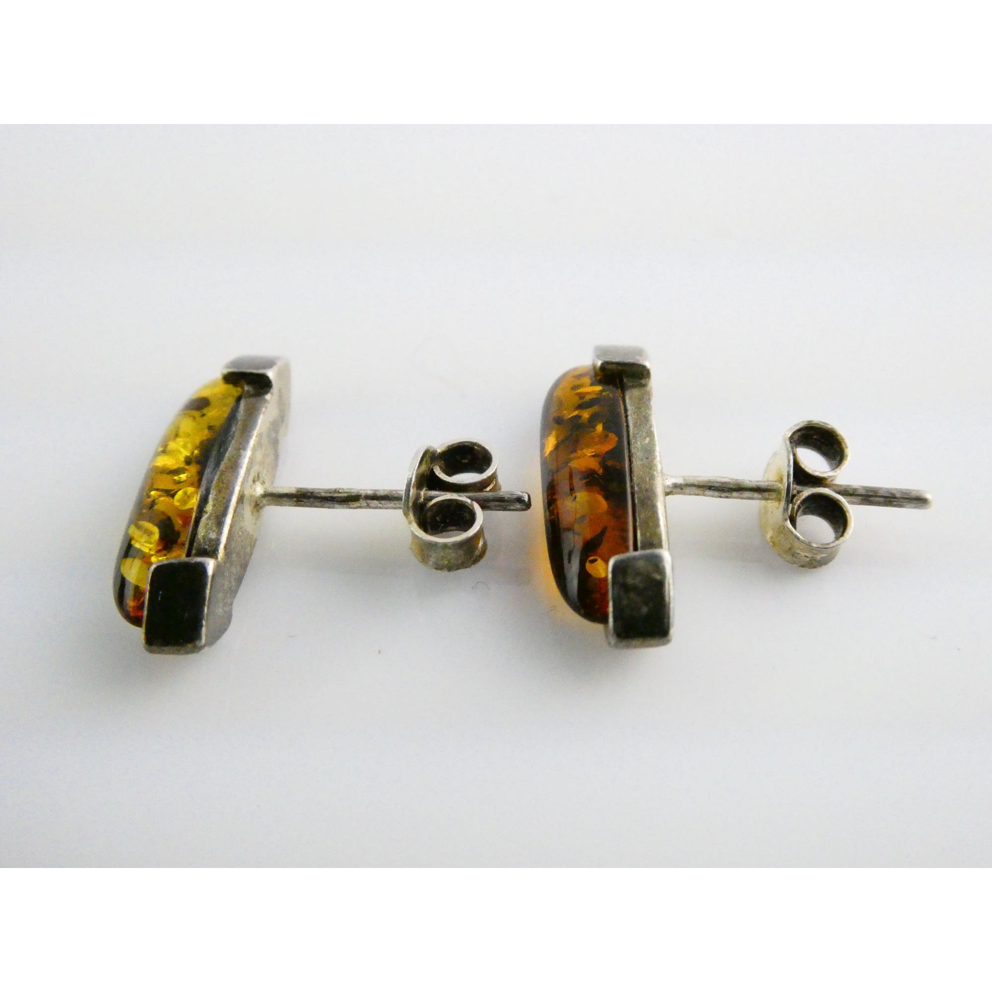Vintage Sterling Silver Baltic Amber Pointed Cabochon Stud Earrings 3.3g .75 In