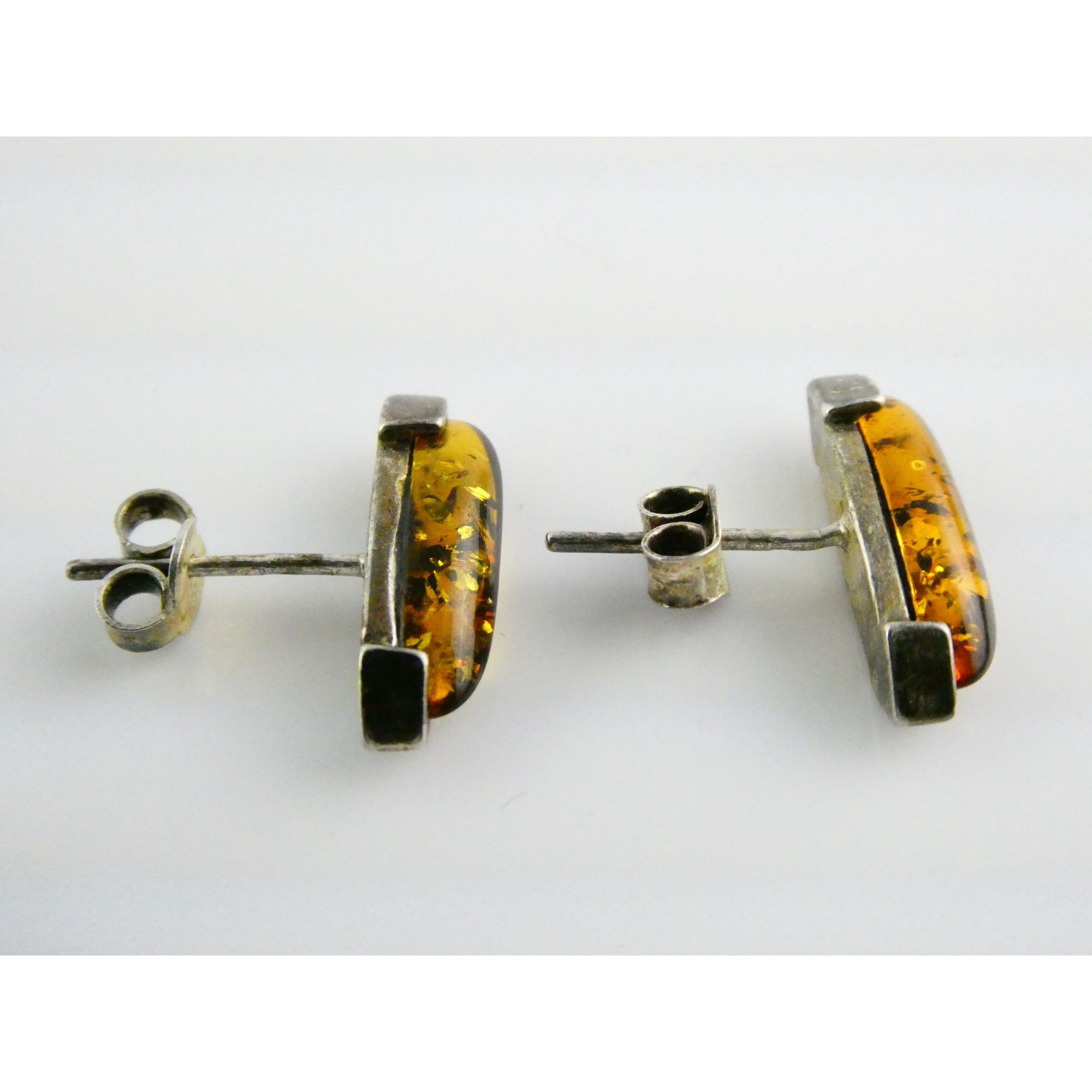 Vintage Sterling Silver Baltic Amber Pointed Cabochon Stud Earrings 3.3g .75 In