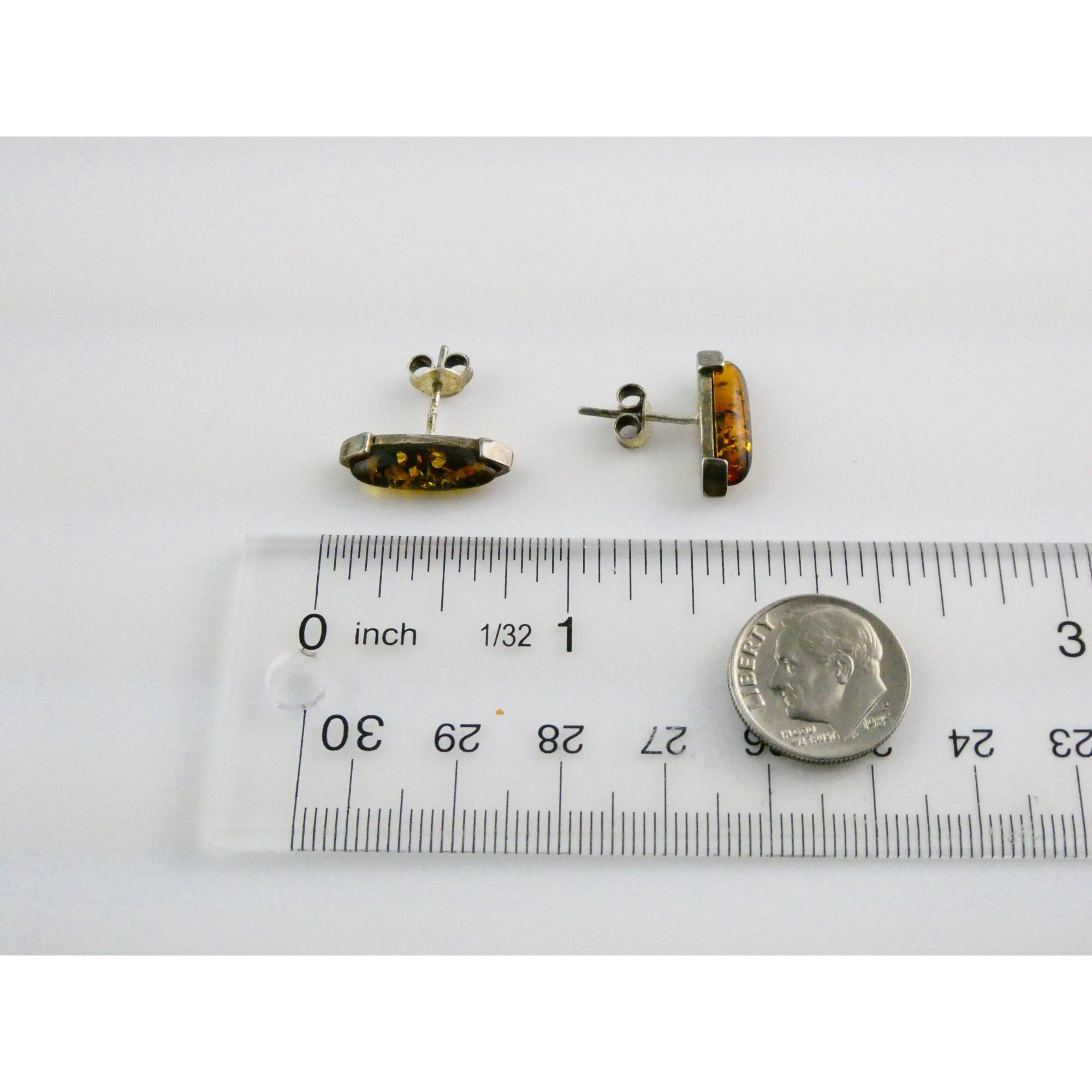 Vintage Sterling Silver Baltic Amber Pointed Cabochon Stud Earrings 3.3g .75 In