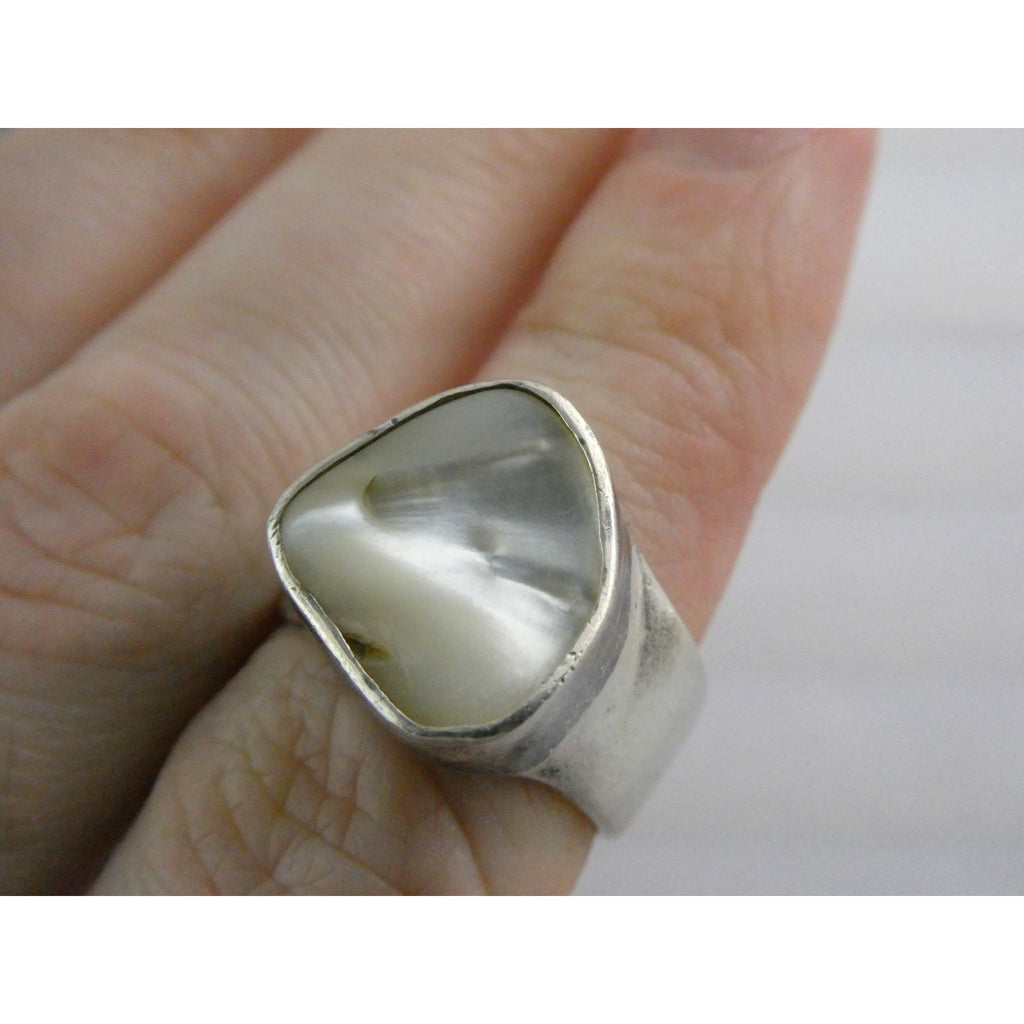 Starborn Sterling Silver Mother of Pearl Shell Statement Ring 7.5 Weighs 9.2g