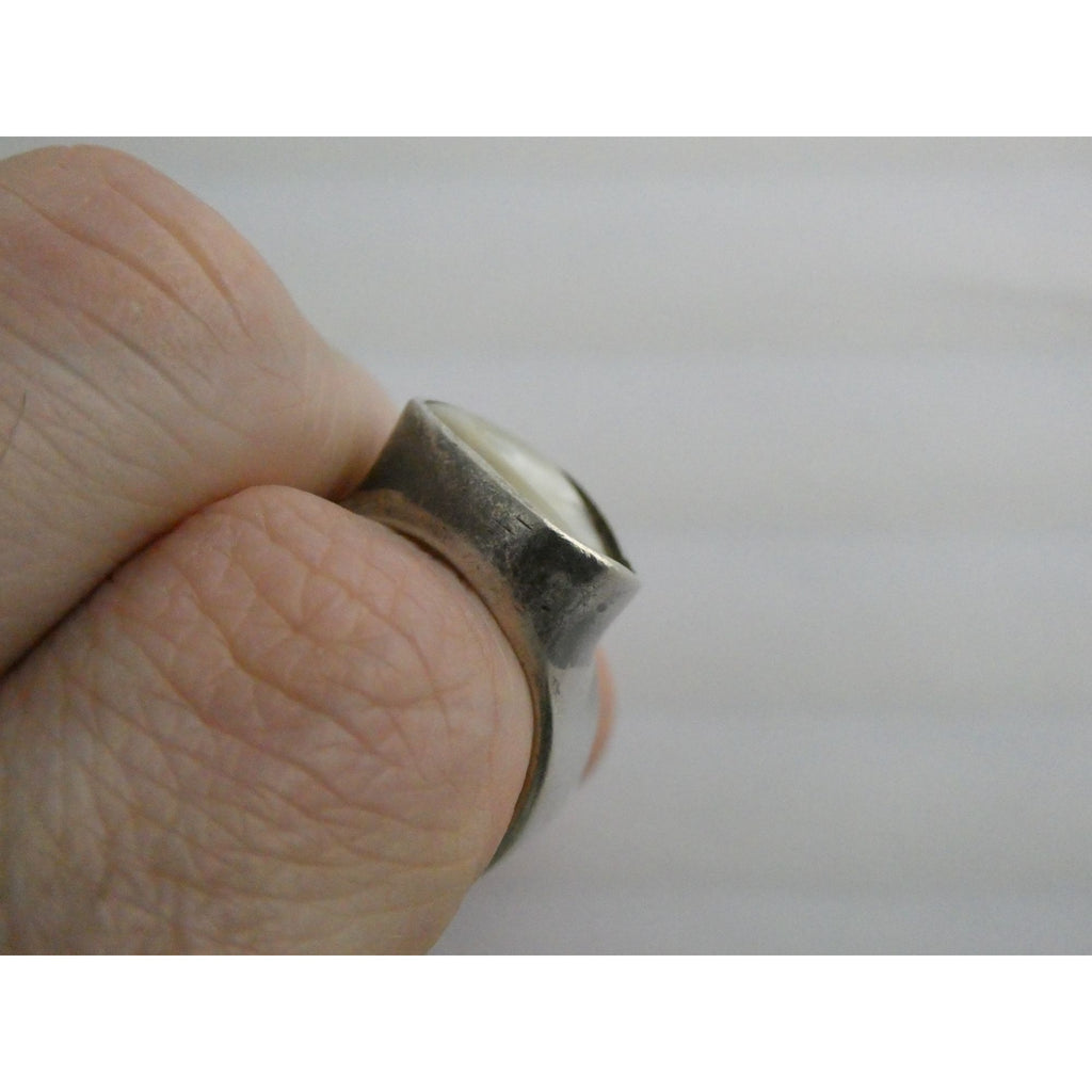Starborn Sterling Silver Mother of Pearl Shell Statement Ring 7.5 Weighs 9.2g