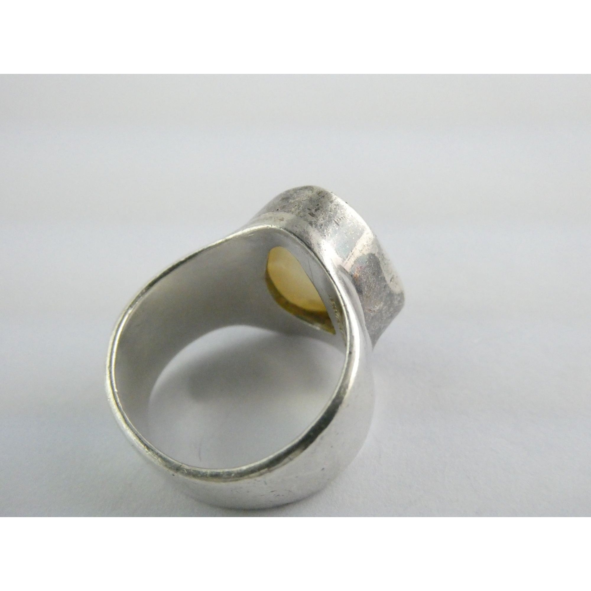Starborn Sterling Silver Mother of Pearl Shell Statement Ring 7.5 Weighs 9.2g