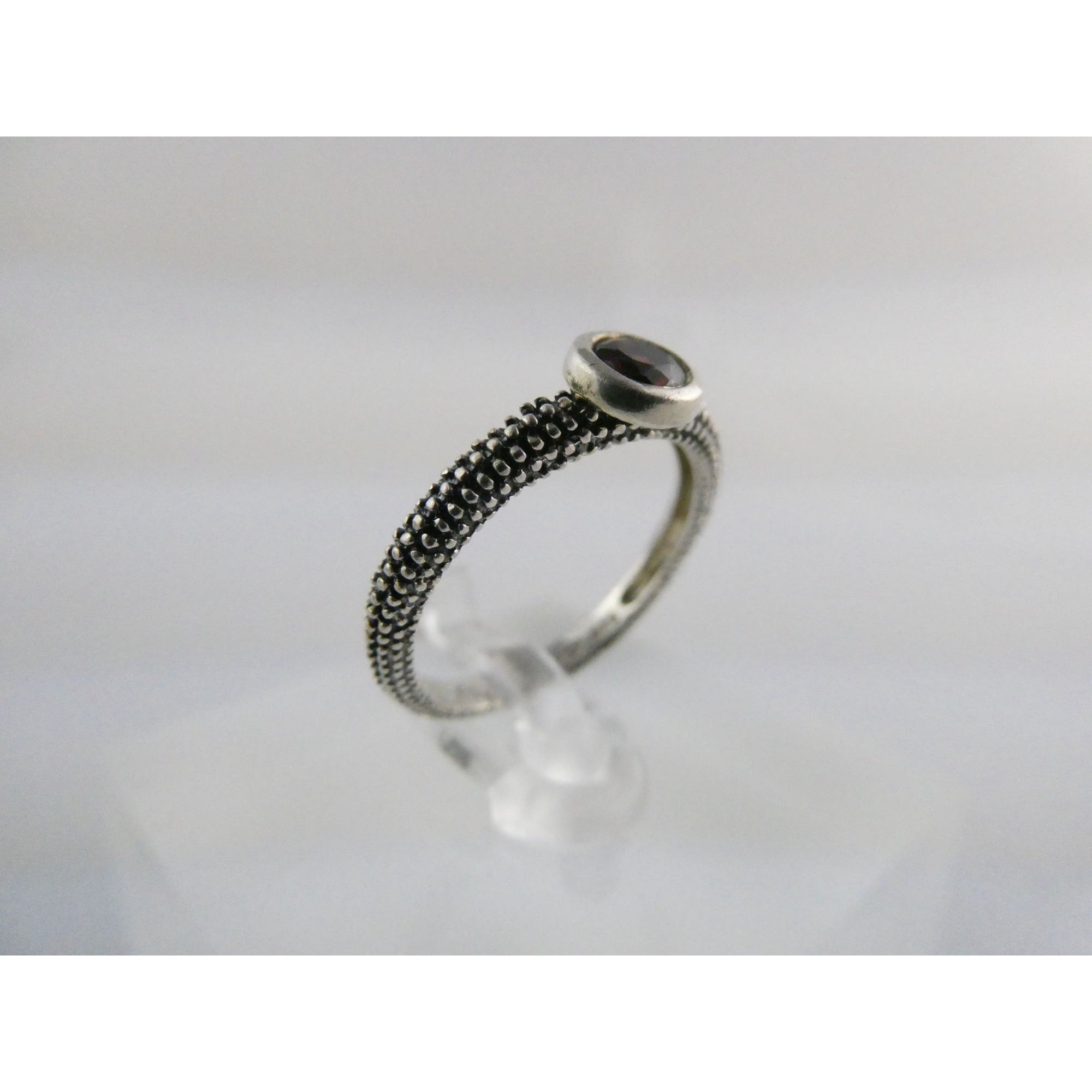 T&C Town And Country Sterling Silver 14k Gold Garnet Stacking Ring Size 6 1.8g