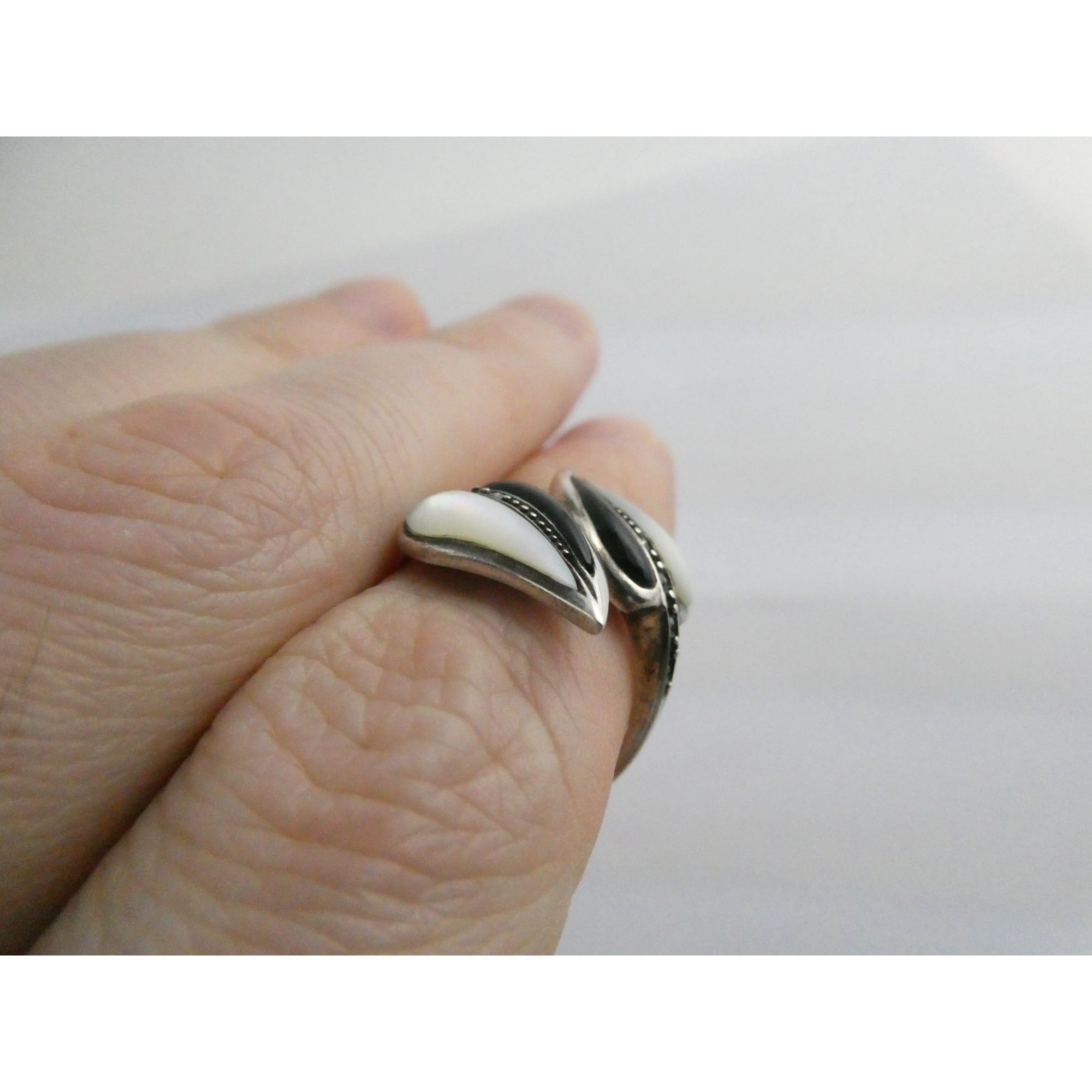 Sterling Silver MOP Shell Black Onyx and Marcasite Leaves Bypass Ring Size 8 4g