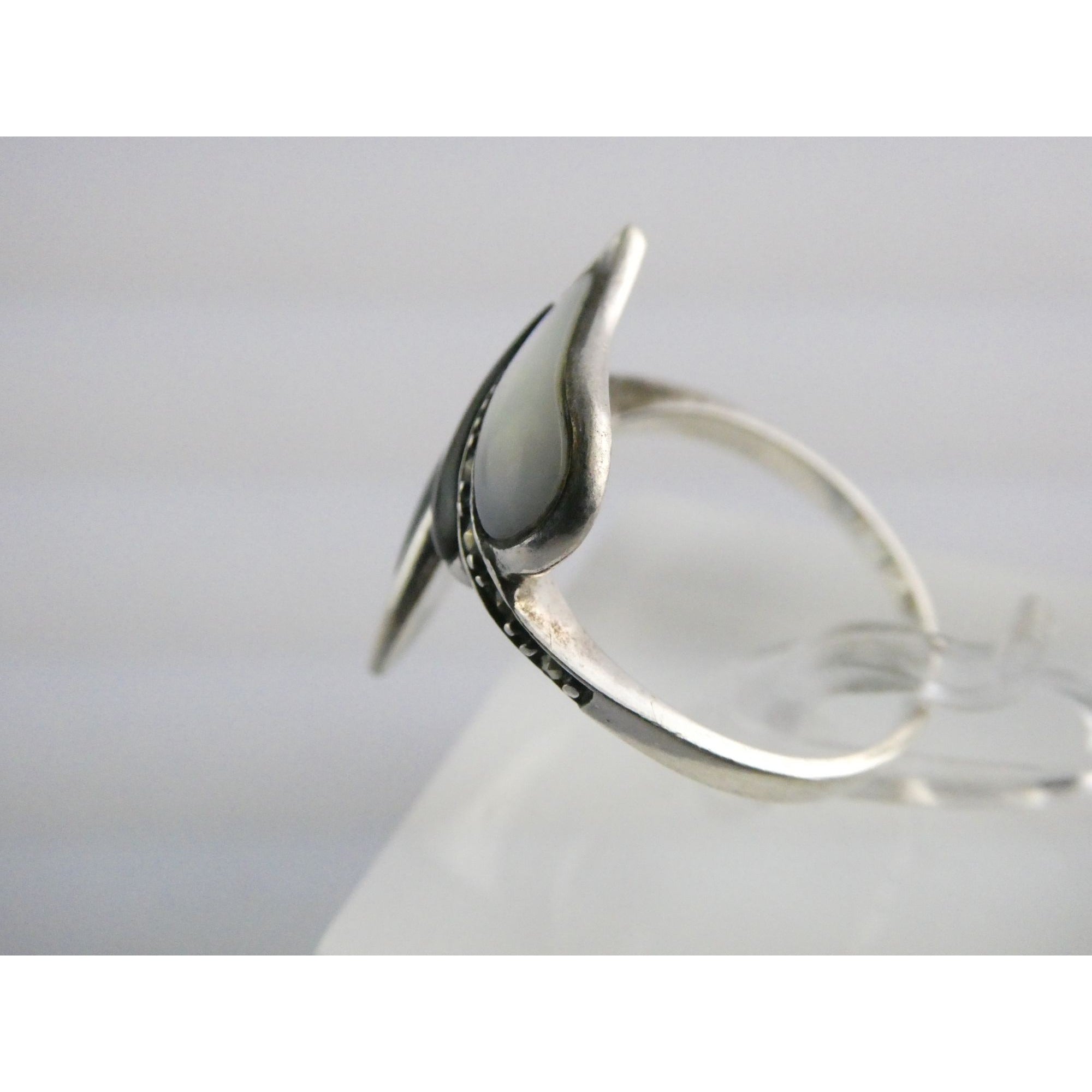 Sterling Silver MOP Shell Black Onyx and Marcasite Leaves Bypass Ring Size 8 4g