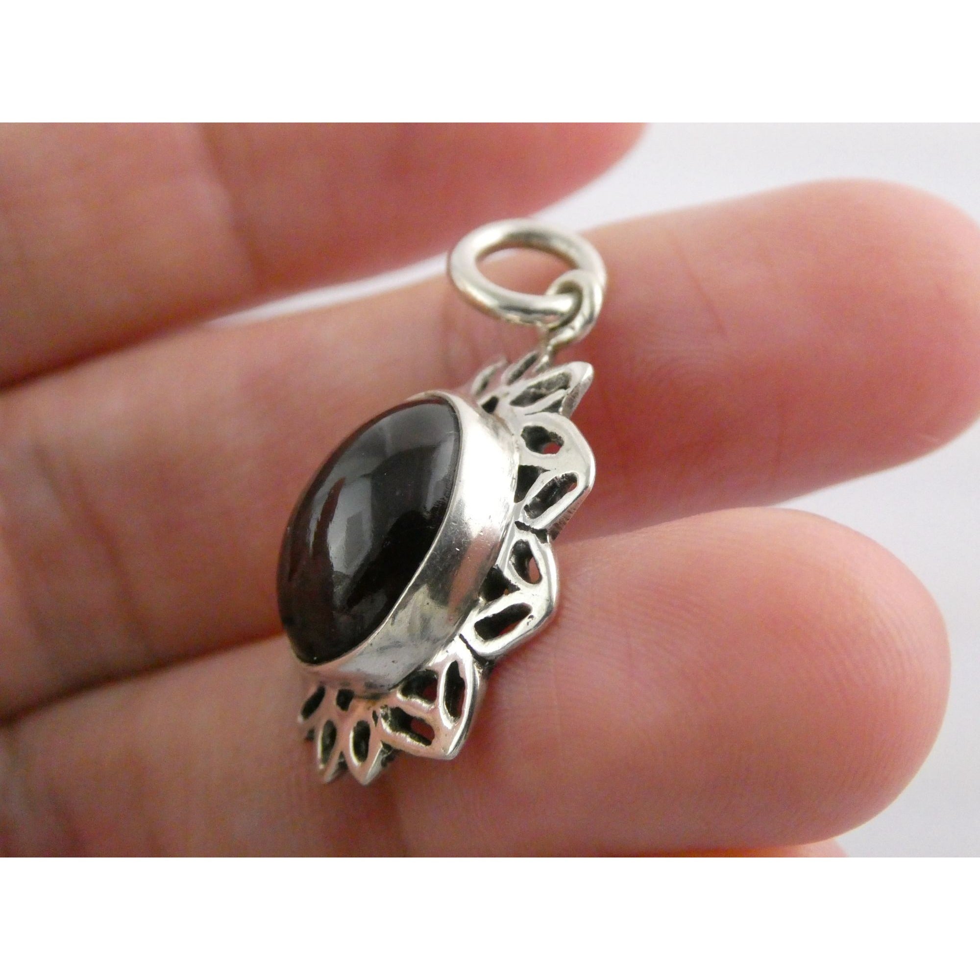 Sterling Silver Red Violet Garnet Cabochon Openwork Setting Pendant 5.4g 1.25 In
