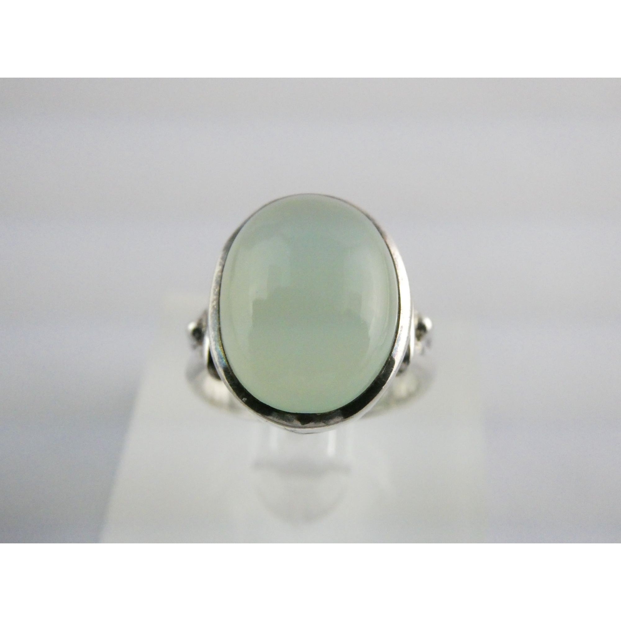 Sterling Silver Seafoam Green Chalcedony Cabochon Ring Size 7.25 Weighs 7.1g