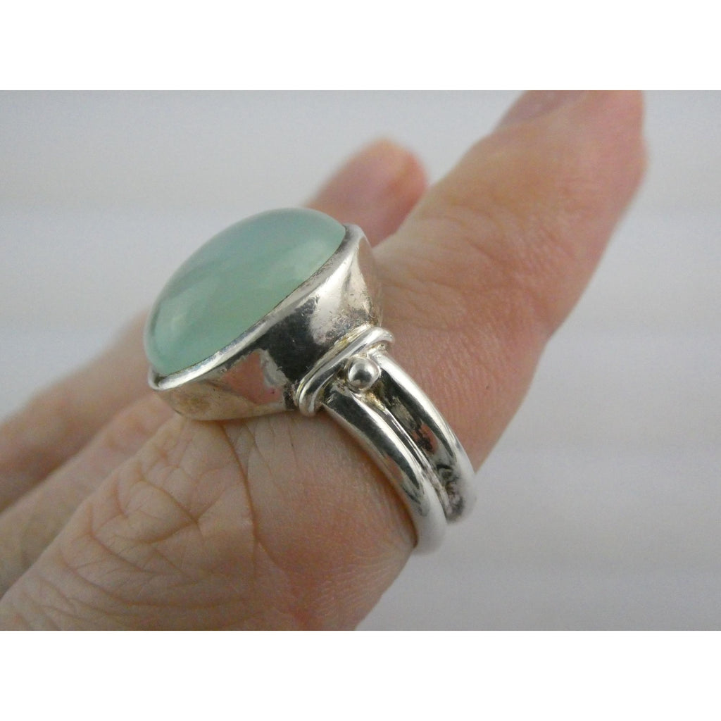 Sterling Silver Seafoam Green Chalcedony Cabochon Ring Size 7.25 Weighs 7.1g