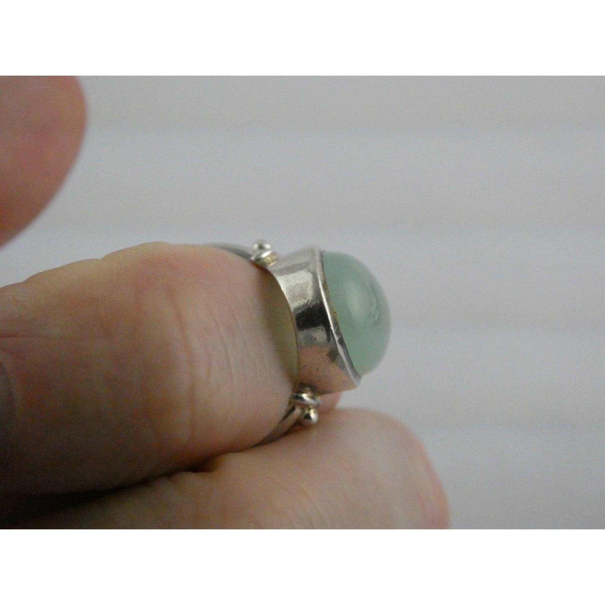 Sterling Silver Seafoam Green Chalcedony Cabochon Ring Size 7.25 Weighs 7.1g