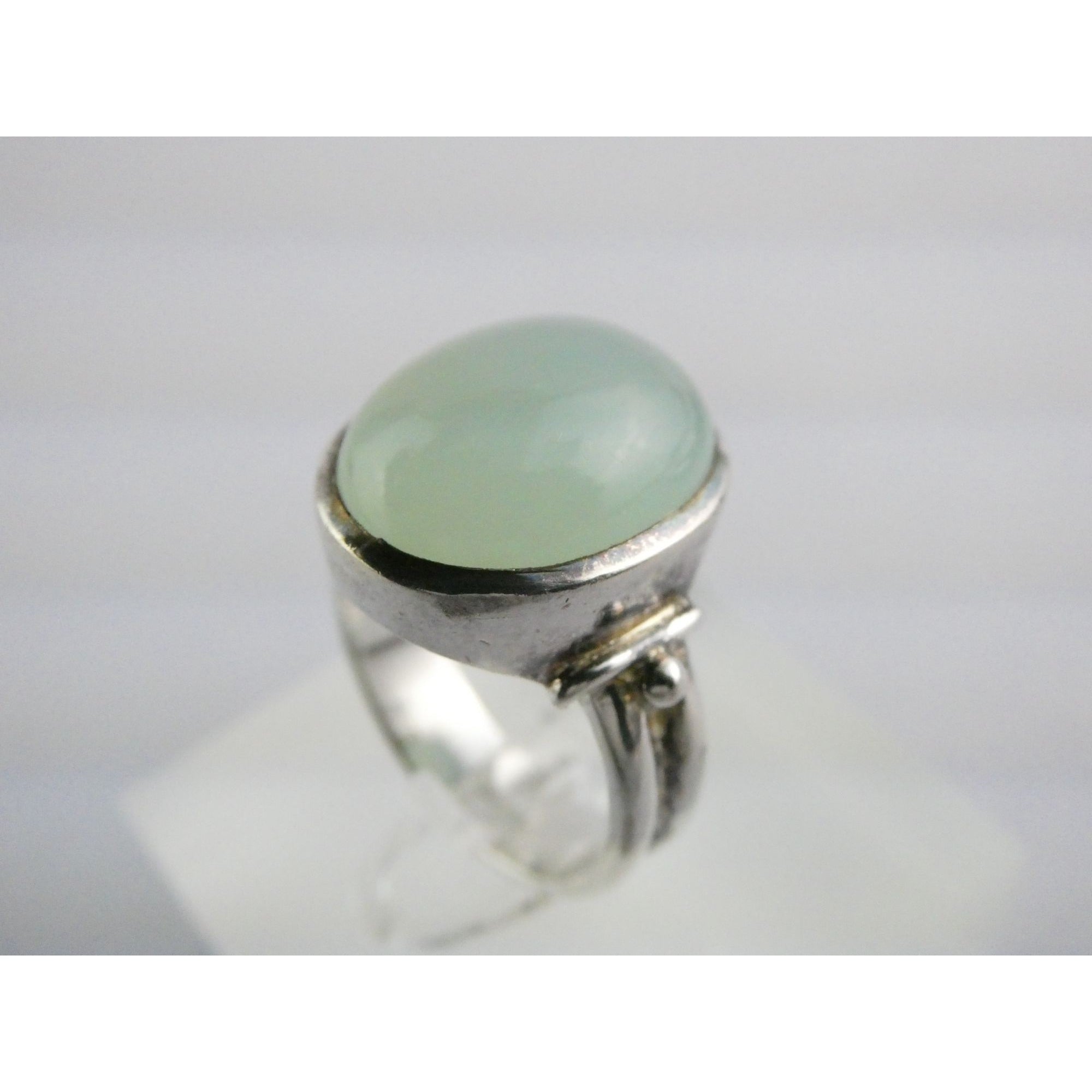 Sterling Silver Seafoam Green Chalcedony Cabochon Ring Size 7.25 Weighs 7.1g