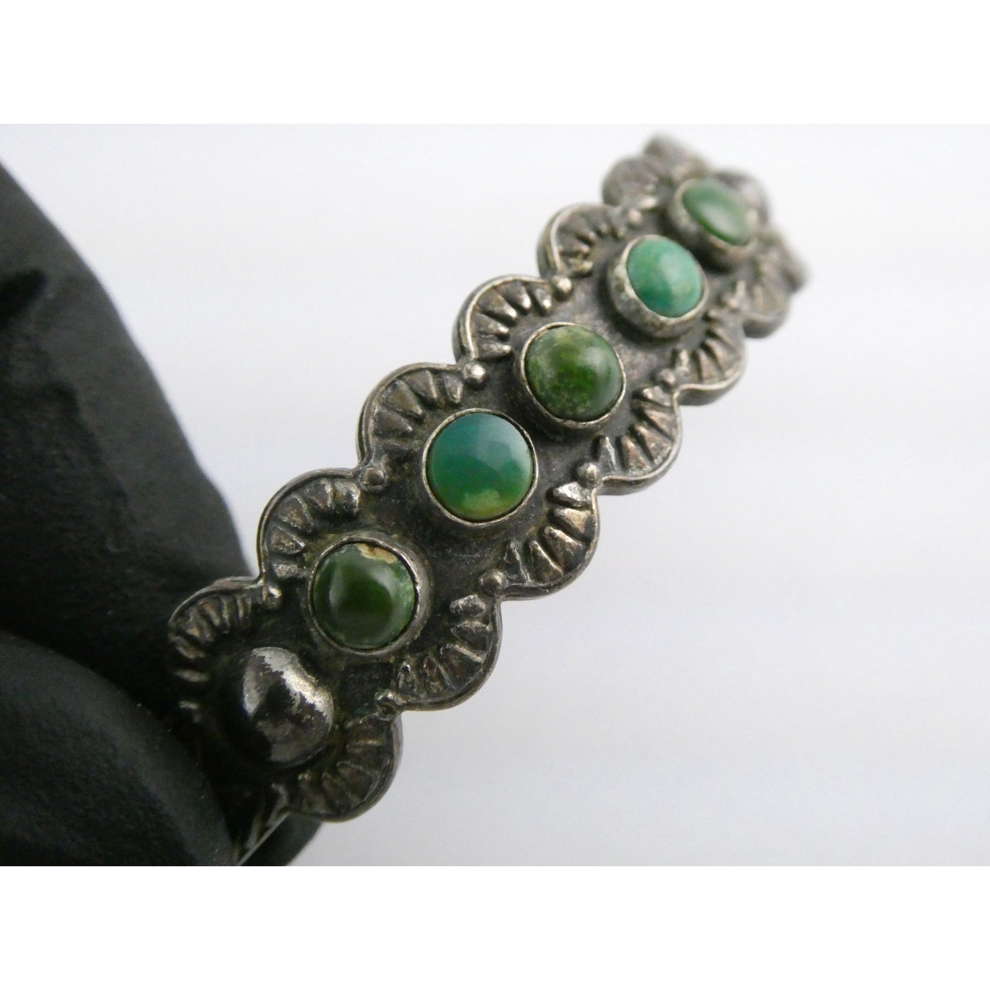 Vintage Southwestern Unmarked Sterling Silver Green Turquoise Cuff Bracelet 6 In