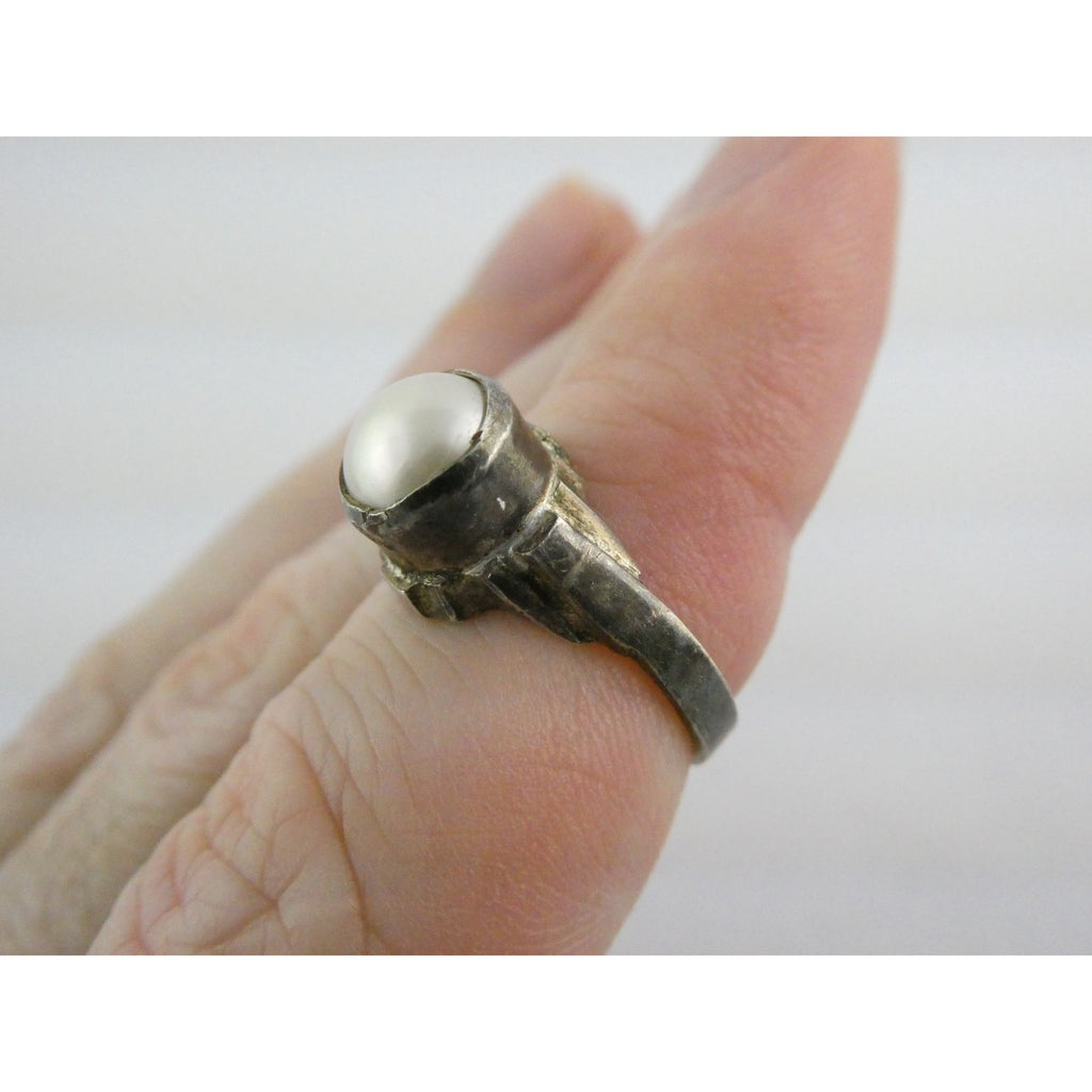Vintage Sterling Silver Cultured Pearl Ring Size 4.75 Weighs 3.2 Grams