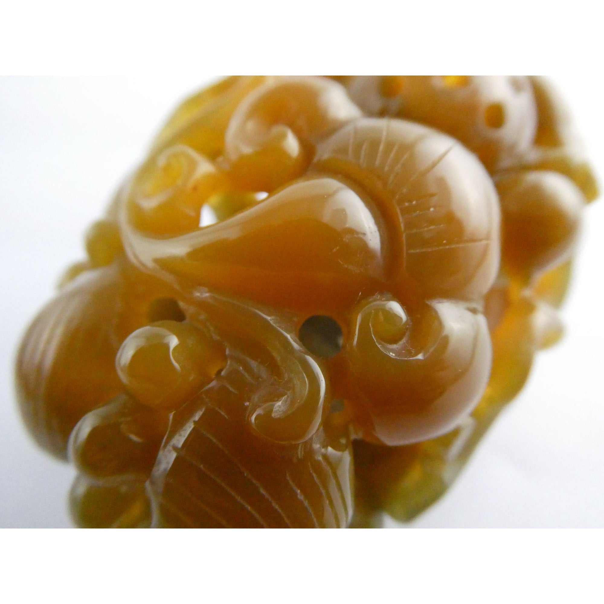 Vintage Chinese Carved Agate Dragon Hollow Paperweight Amulet Stone 3 Inch 147g