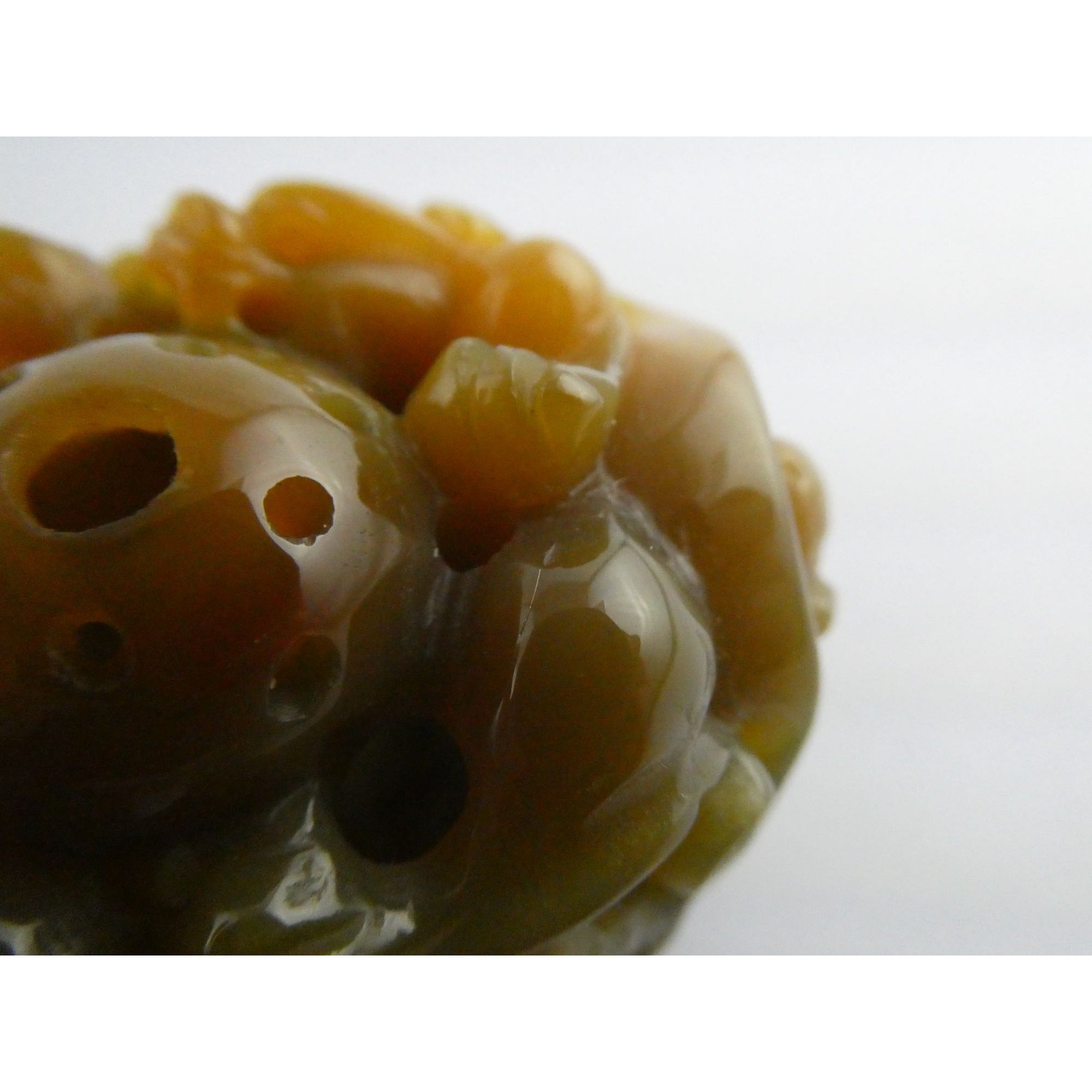 Vintage Chinese Carved Agate Dragon Hollow Paperweight Amulet Stone 3 Inch 147g