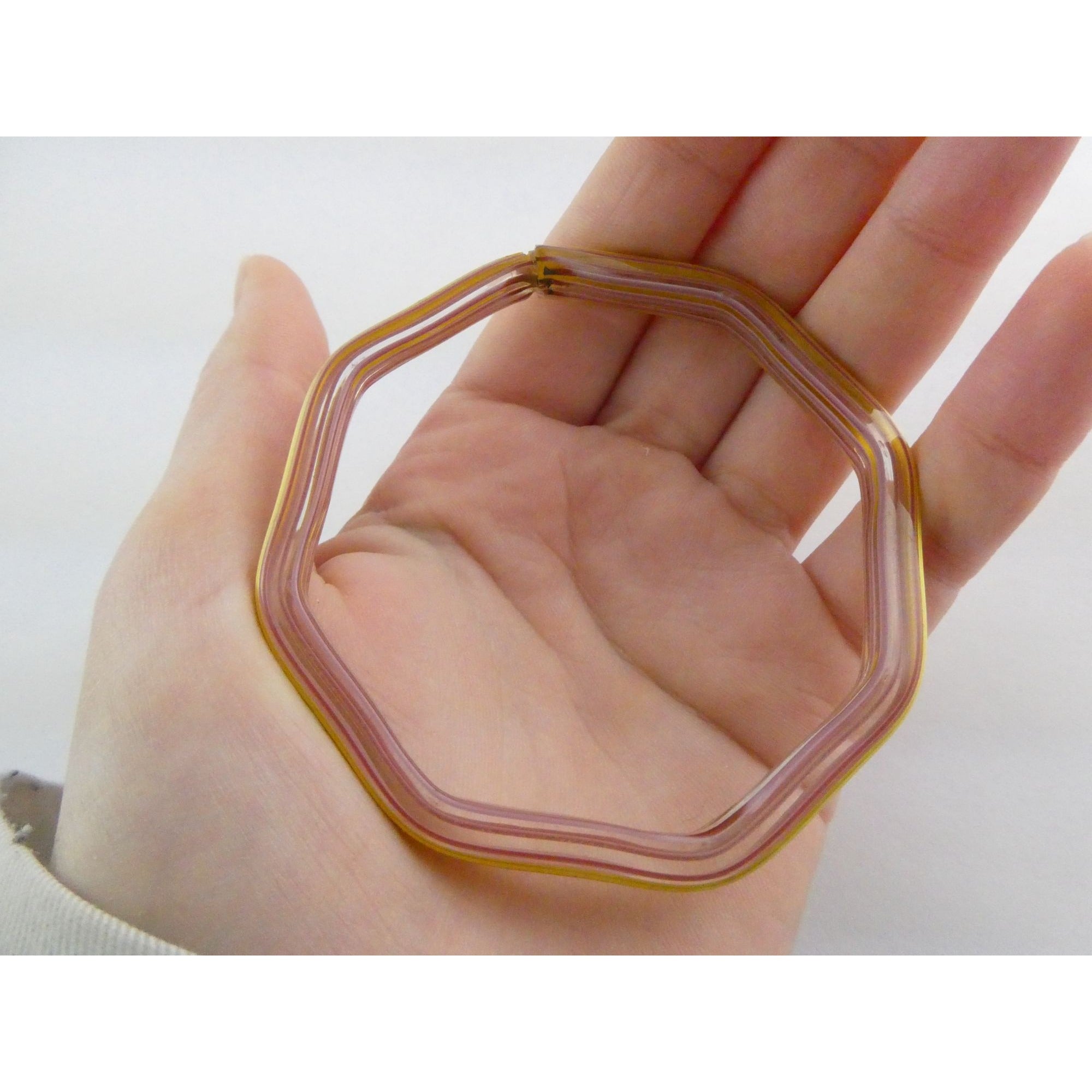Vintage Art Glass Lined Design Octogonal Bangle Bracelet 8 Inch 13.8g SMALL CHIP