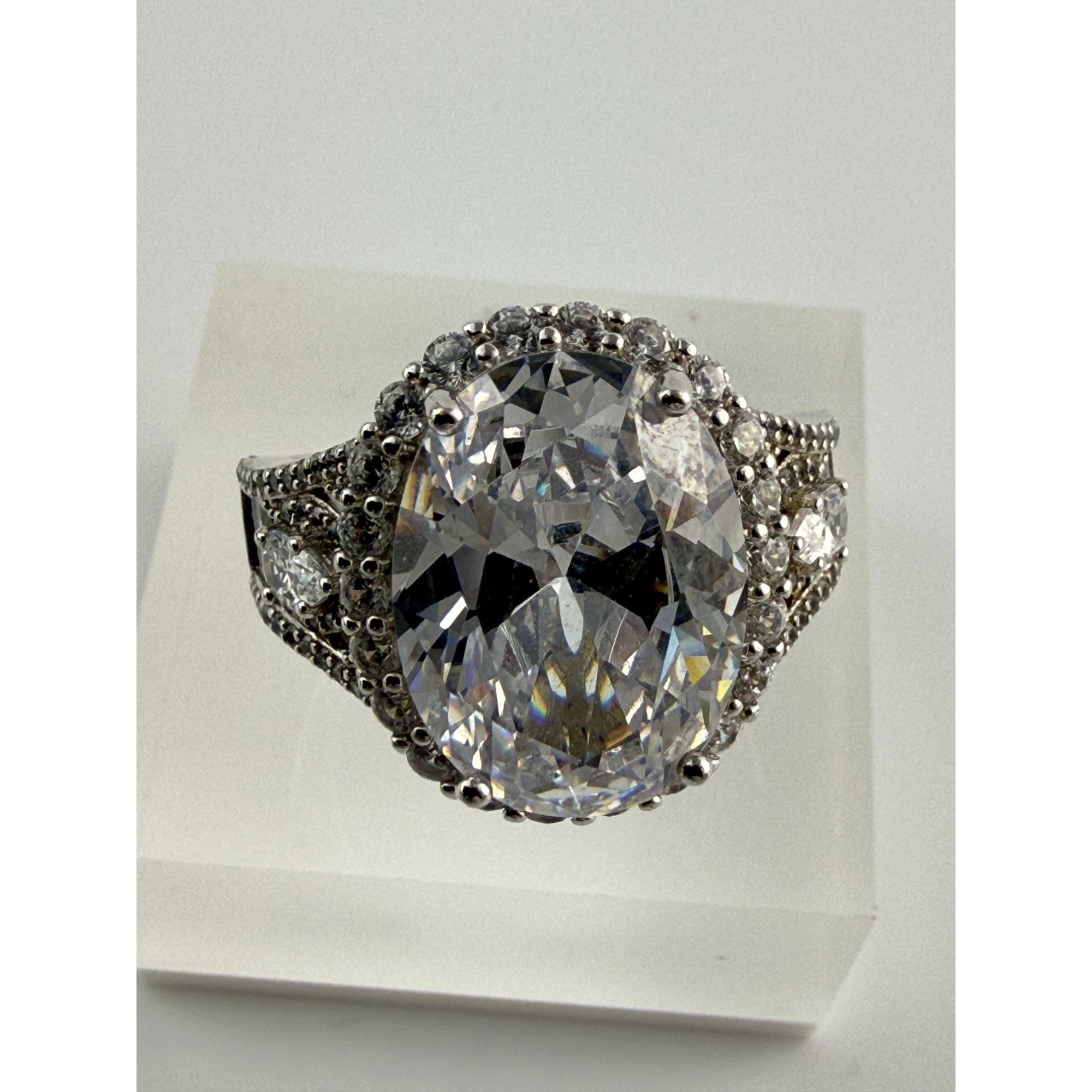 STS Sterling Silver White Crystal Encrusted Cocktail Ring Size 10 Weighs 9.4g