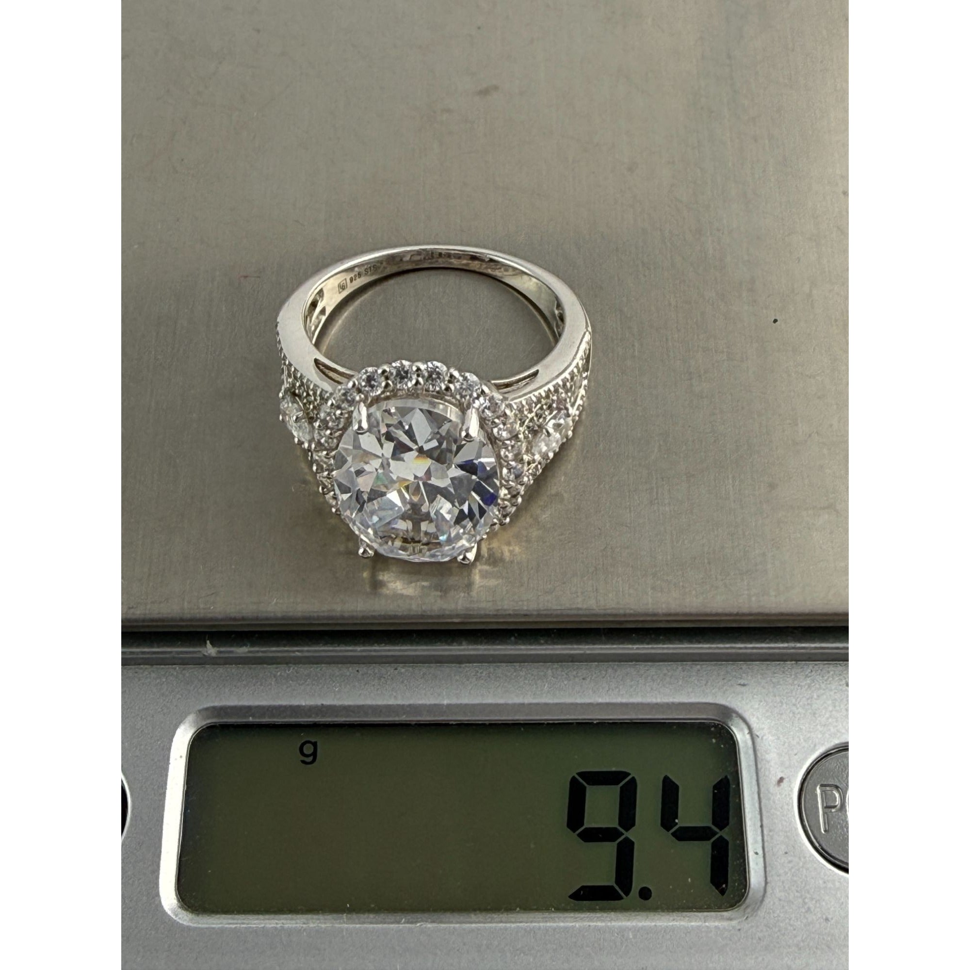 STS Sterling Silver White Crystal Encrusted Cocktail Ring Size 10 Weighs 9.4g