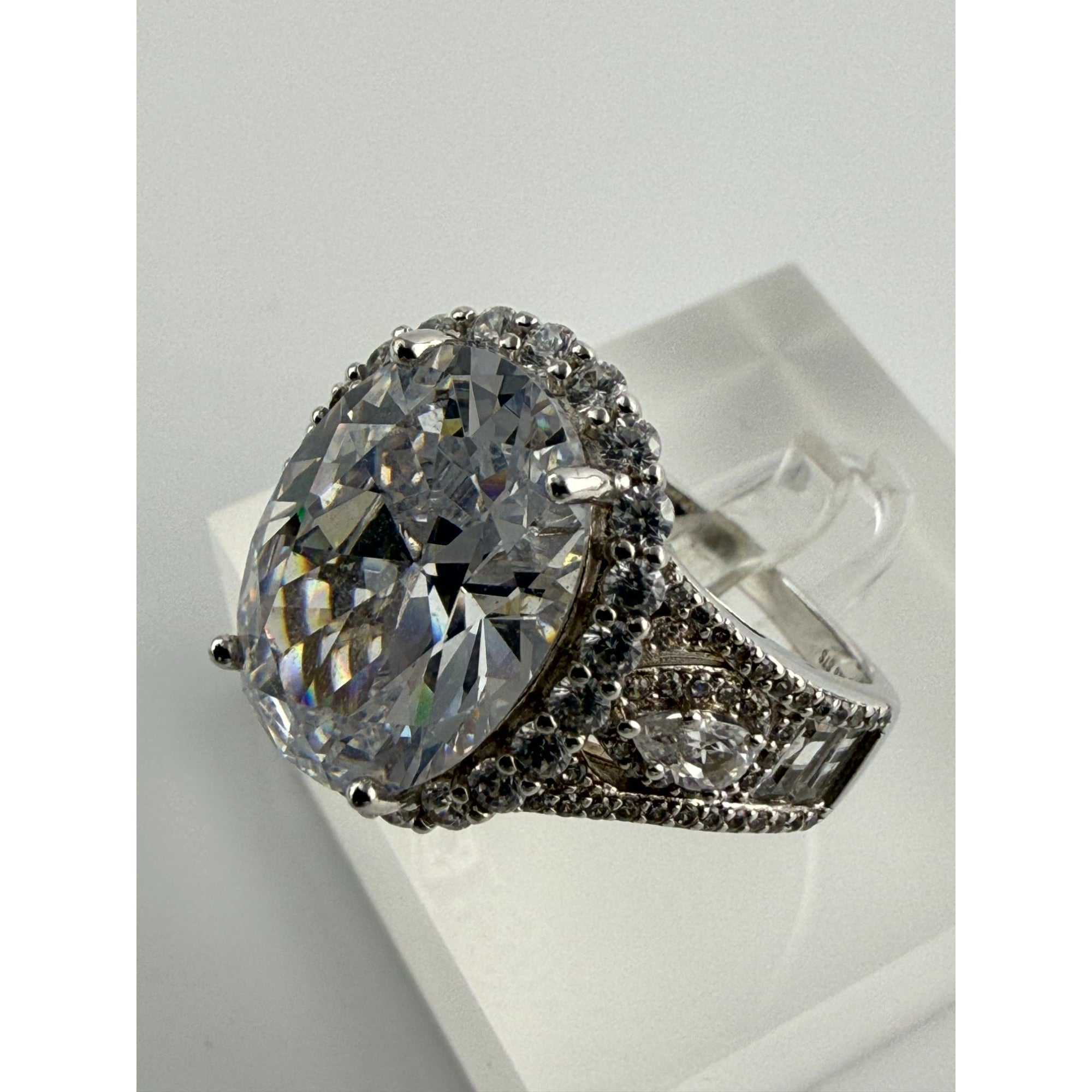 STS Sterling Silver White Crystal Encrusted Cocktail Ring Size 10 Weighs 9.4g