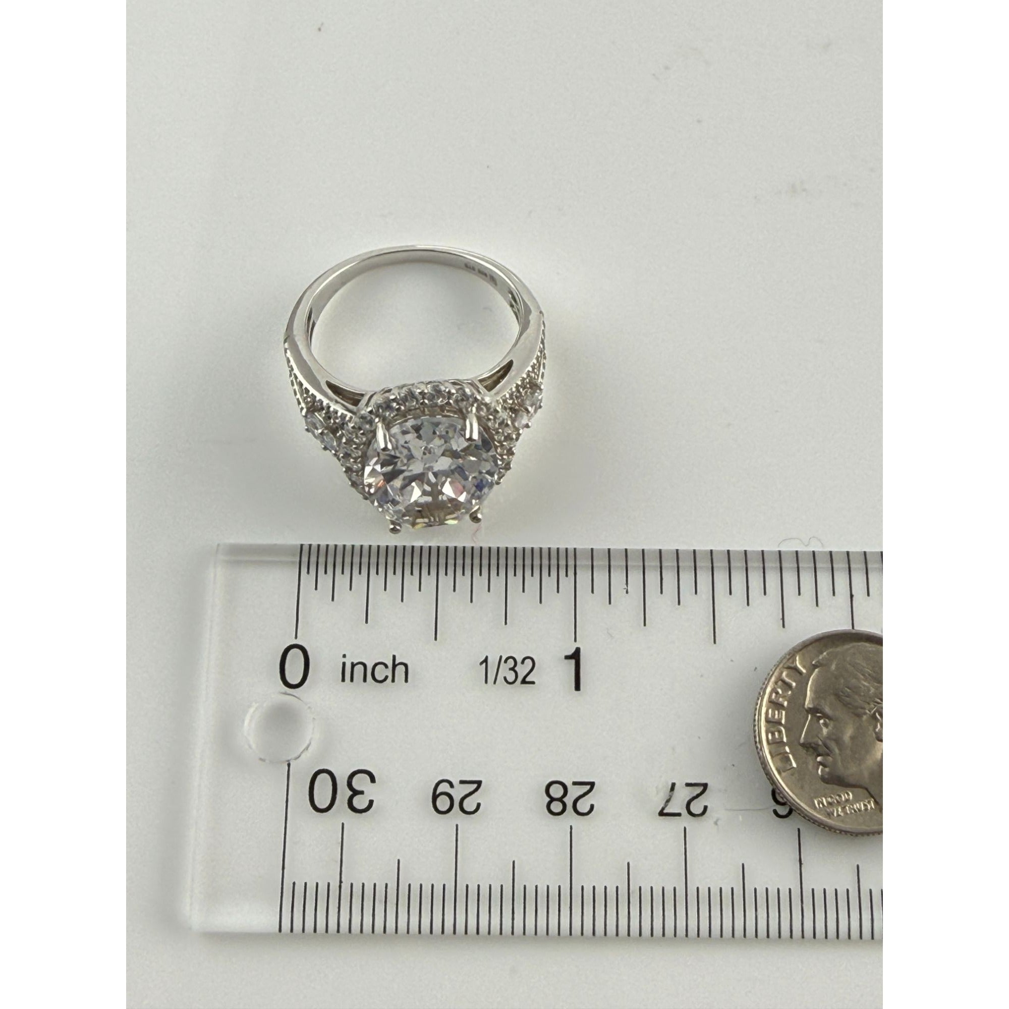 STS Sterling Silver White Crystal Encrusted Cocktail Ring Size 10 Weighs 9.4g