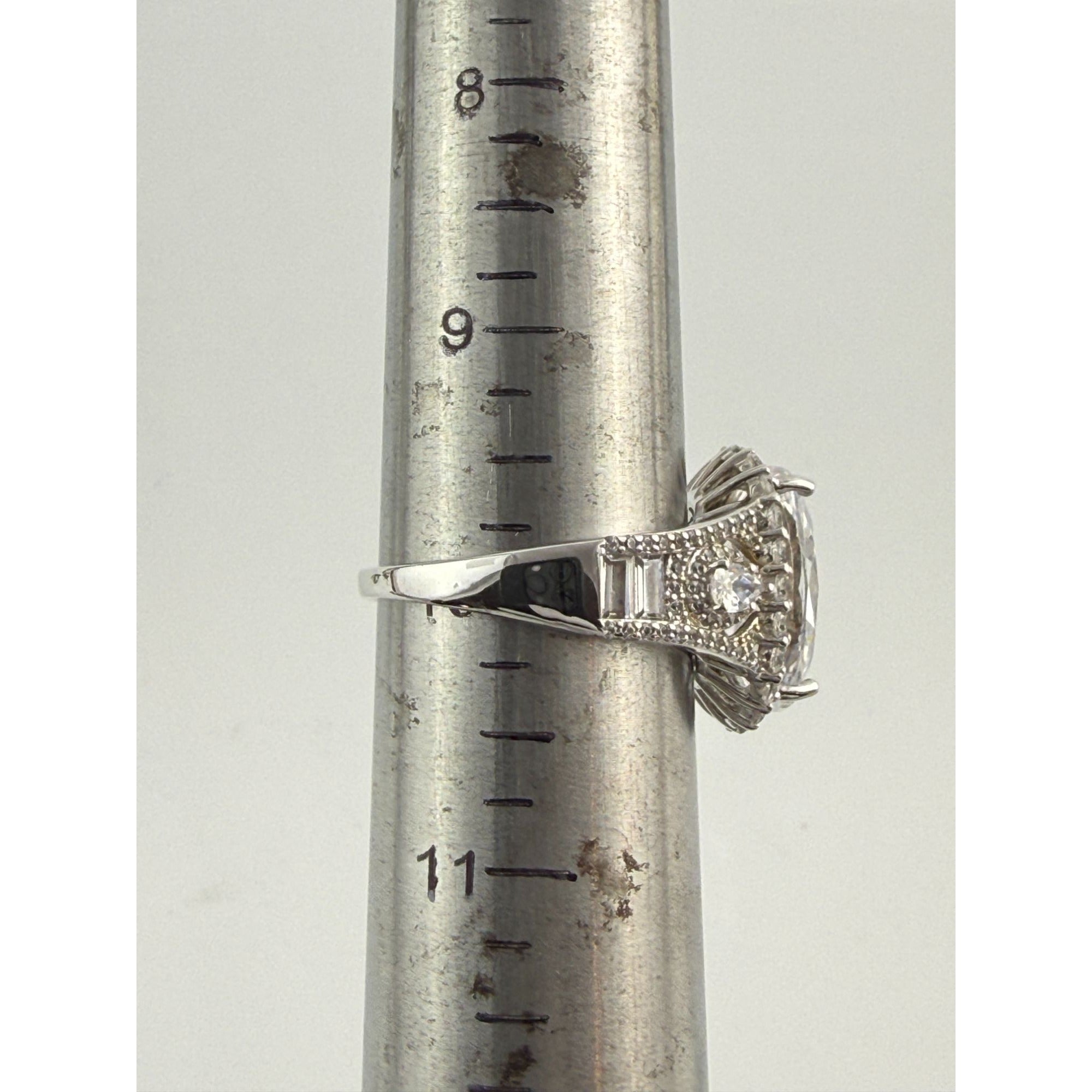 STS Sterling Silver White Crystal Encrusted Cocktail Ring Size 10 Weighs 9.4g