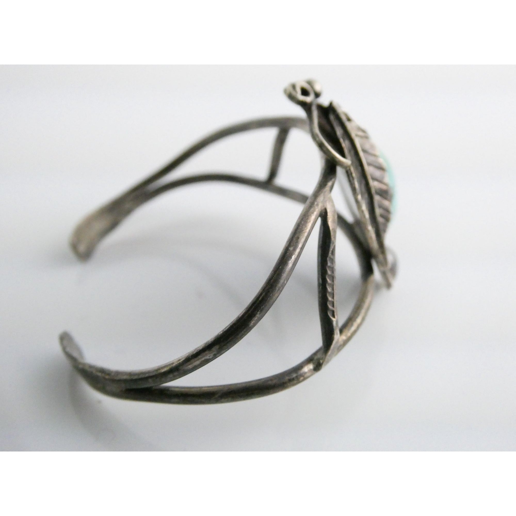 Southwestern Unmarked Sterling Silver Turquoise Leaves Cuff Bracelet 5.75 In 16g