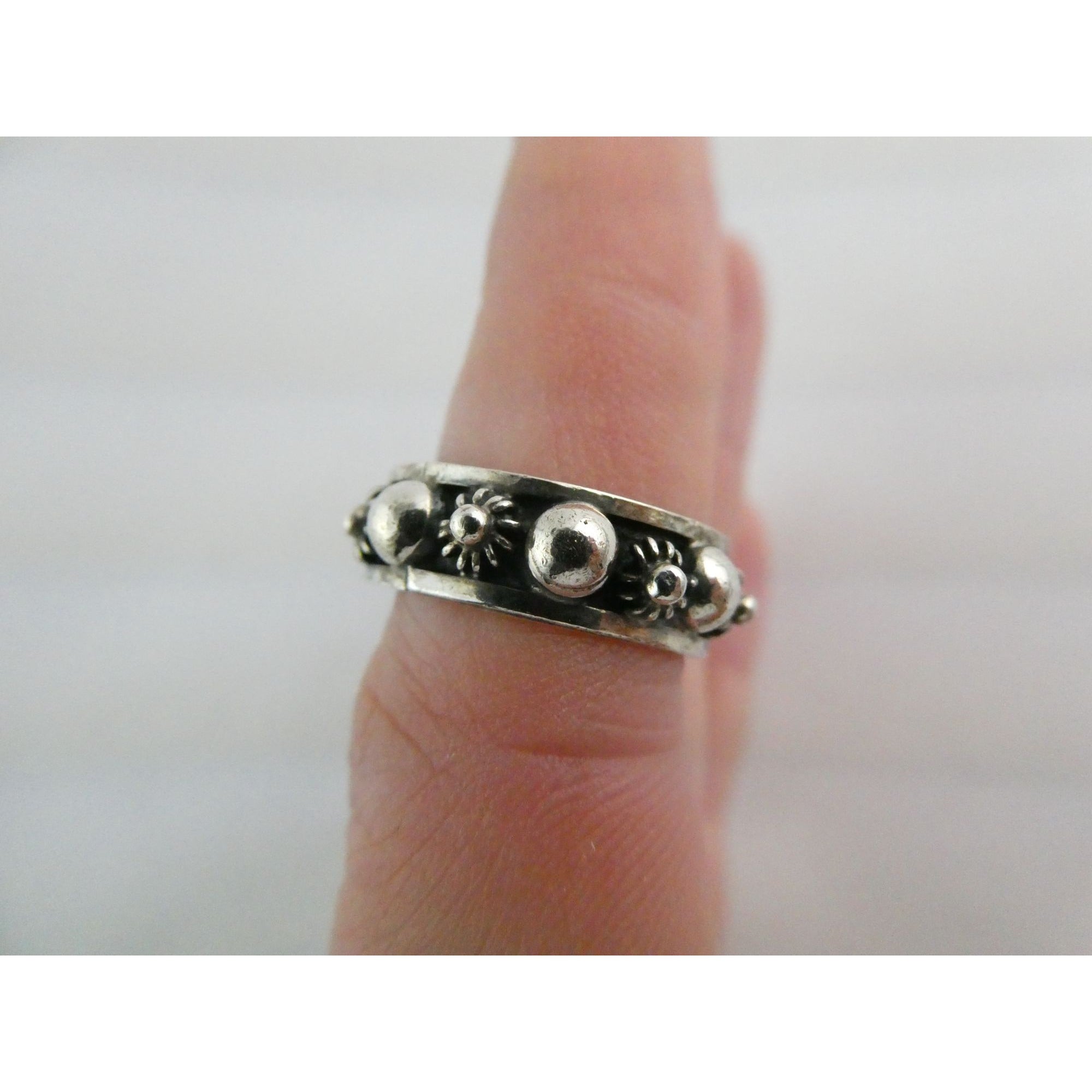 Vintage Taxco Mexico Sterling Silver Dot Design Band Ring Size 6.5 3.1g Weight