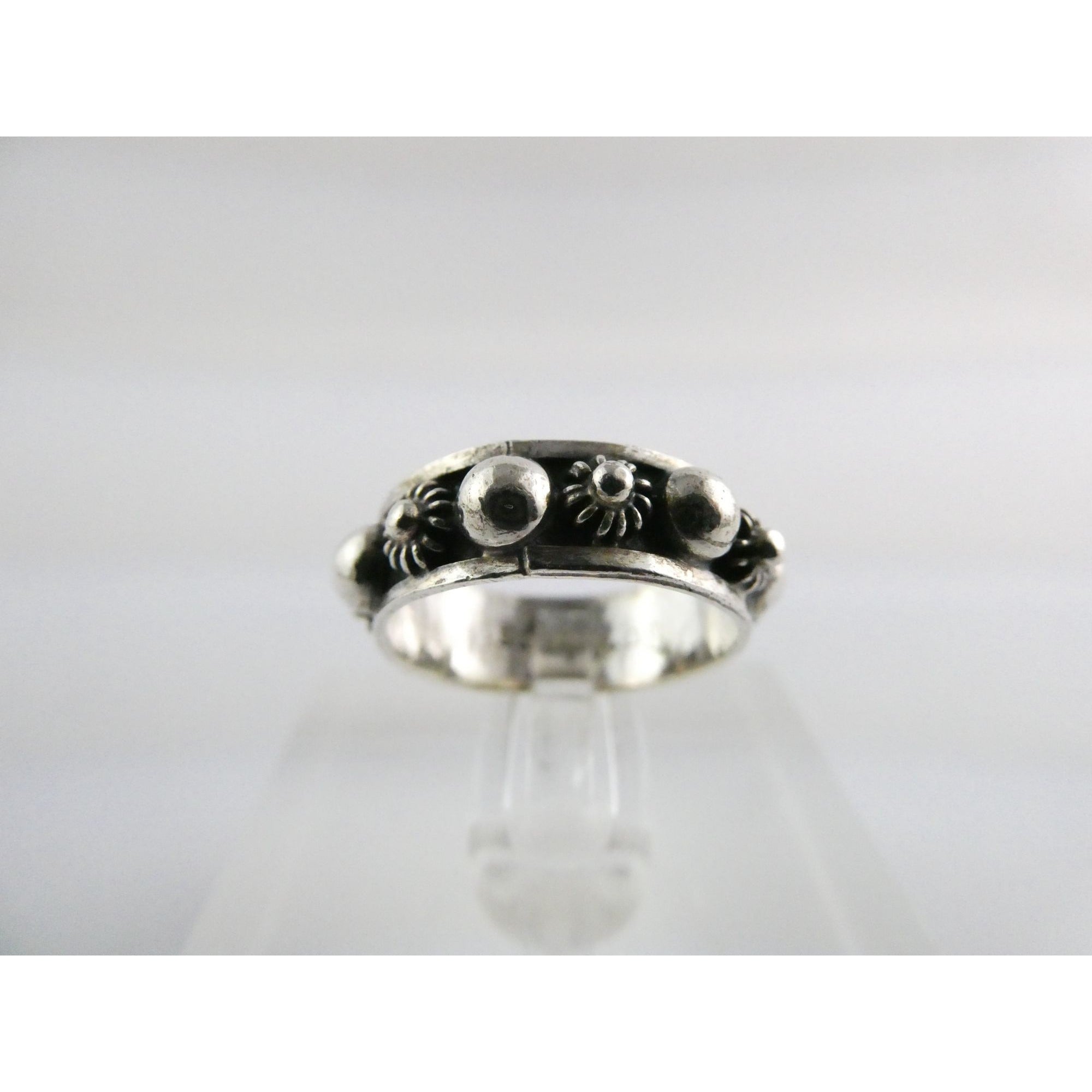 Vintage Taxco Mexico Sterling Silver Dot Design Band Ring Size 6.5 3.1g Weight