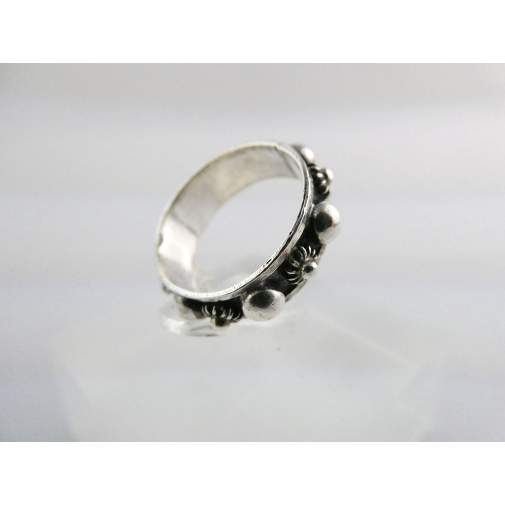Vintage Taxco Mexico Sterling Silver Dot Design Band Ring Size 6.5 3.1g Weight