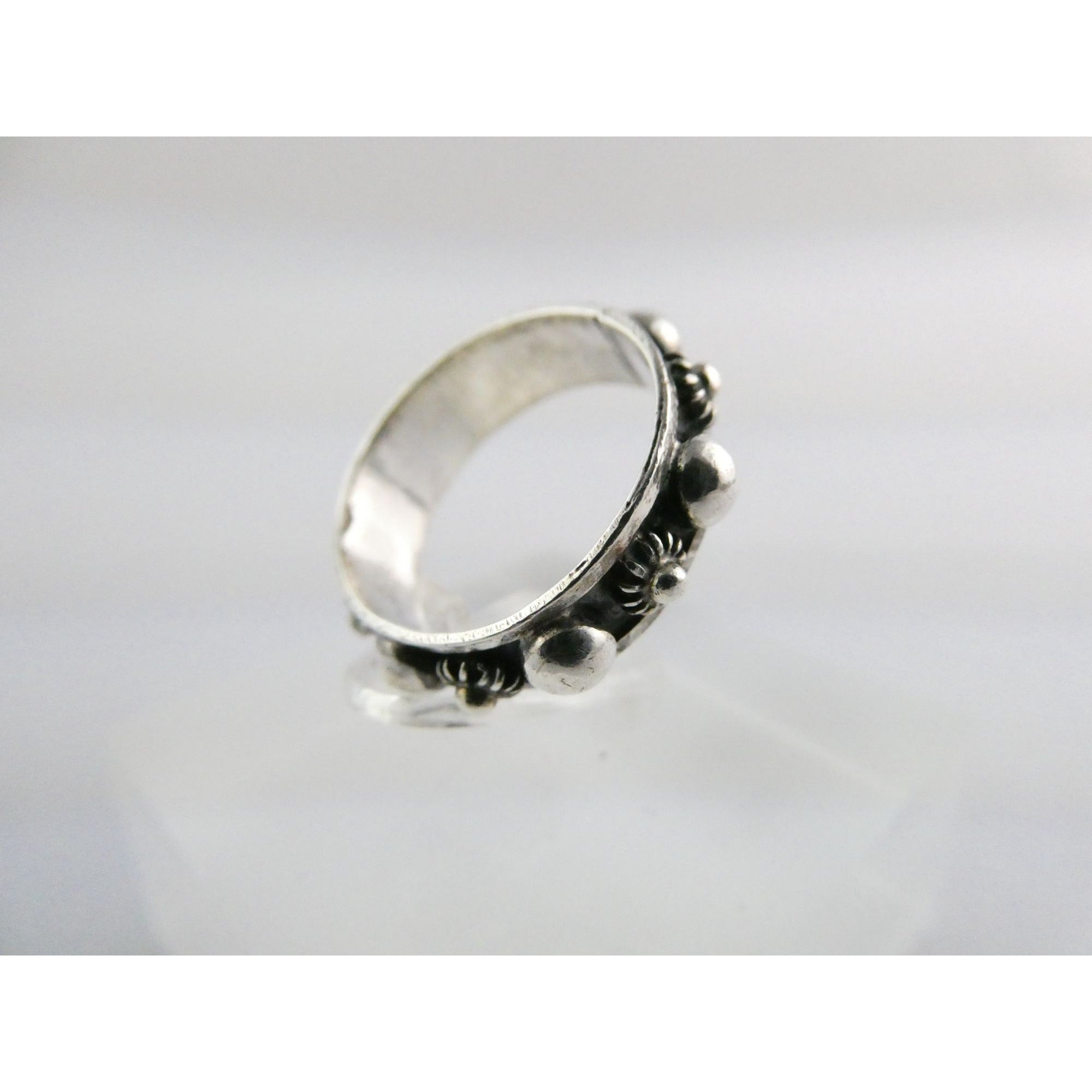Vintage Taxco Mexico Sterling Silver Dot Design Band Ring Size 6.5 3.1g Weight